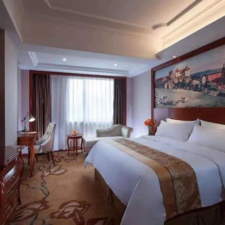 Vienna International Hotel Shaoguan Fengcailou Extérieur photo